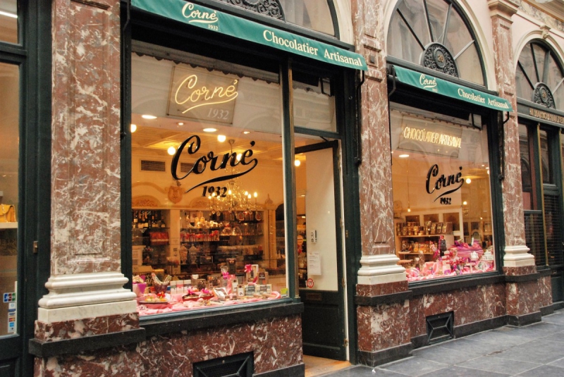 vitrine-SEILLANS-min_chocolate_chocolaterie_shop_luxury_chic_gallery_brussels_belgium-558146